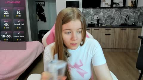 Snapshot of eva_tomiok chatting on 01-04-25, 09:54 Eva online show from 01-04-25, 09:54
