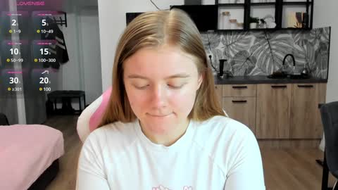 Snapshot of eva_tomiok chatting on 01-08-25, 05:37 Eva online show from 01-08-25, 05:37