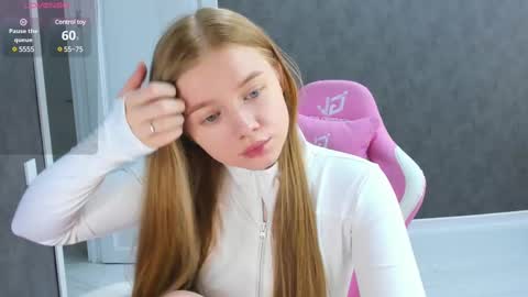 Snapshot of eva_tomiok chatting on 02-23-25, 06:17 Eva online show from 02-23-25, 06:17