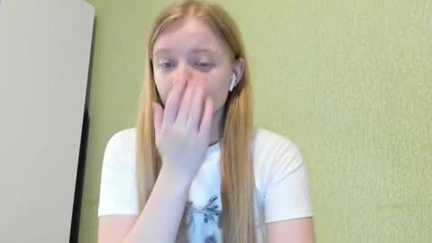 Snapshot of eva_tomiok chatting on 10-08-25, 06:05 Eva online show from 10-08-25, 06:05