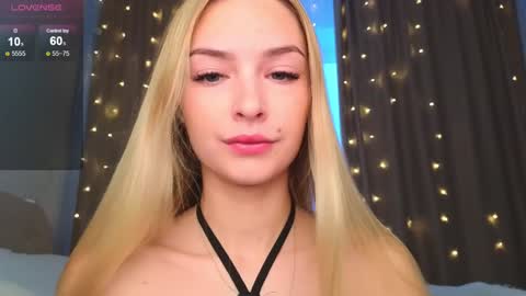 Hello Im Eva online show from 01-05-25, 08:22