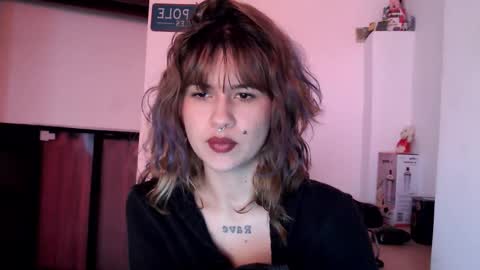 MISS EVY online show from 12-19-25, 03:52