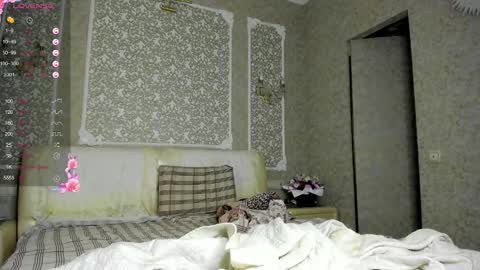 Eva online show from 12-21-25, 10:44