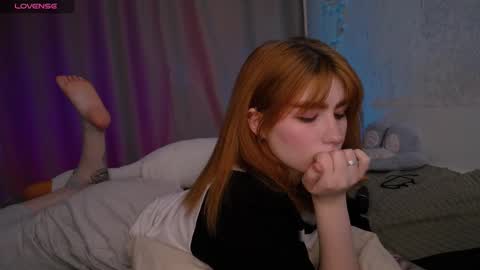 Snapshot of evaa_moonn_ chatting on 02-25-26, 02:54 Eva online show from 02-25-26, 02:54