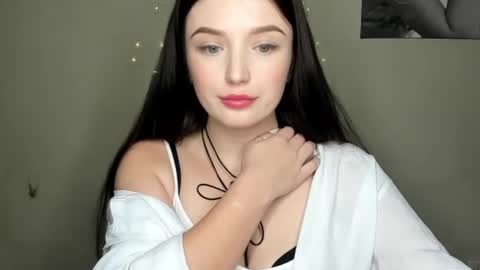 Snapshot of evaamillerr chatting on 12-16-24, 09:52 Eva online show from 12-16-24, 09:52