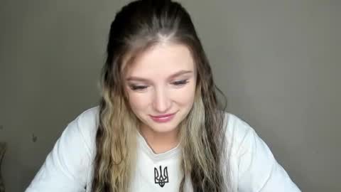 Snapshot of evaamillerr chatting on 11-02-25, 11:01 Eva online show from 11-02-25, 11:01