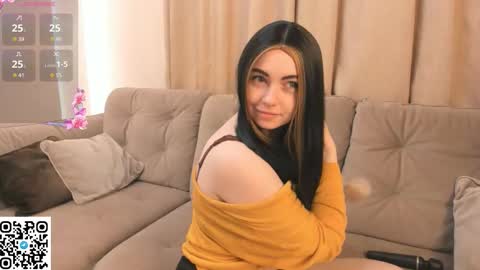 Snapshot of evablimey chatting on 10-24-25, 05:15 Eva online show from 10-24-25, 05:15