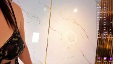 Snapshot of evabloom_ chatting on 10-14-25, 01:01 EvaBloom online show from 10-14-25, 01:01