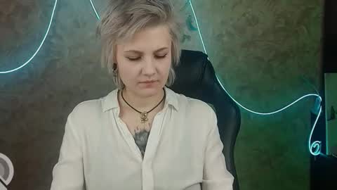 Snapshot of evabrownie chatting on 01-27-25, 05:04 Eva Brownie online show from 01-27-25, 05:04