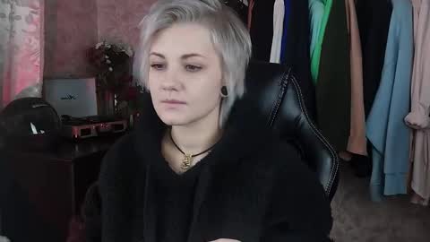 Snapshot of evabrownie chatting on 01-29-25, 08:18 Eva Brownie online show from 01-29-25, 08:18