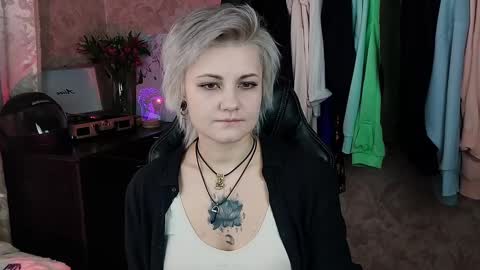 Snapshot of evabrownie chatting on 02-05-25, 09:57 Eva Brownie online show from 02-05-25, 09:57