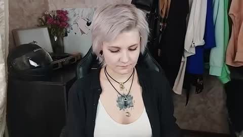 Snapshot of evabrownie chatting on 02-22-25, 01:24 Eva Brownie online show from 02-22-25, 01:24