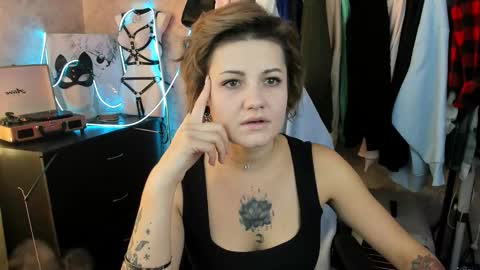 Snapshot of evabrownie chatting on 09-13-25, 10:26 Eva Brownie online show from 09-13-25, 10:26