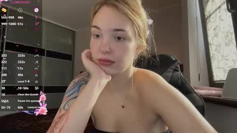 evacarter1 online show from 10-19-25, 08:04