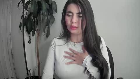 evacollins12 online show from 12-18-24, 01:15