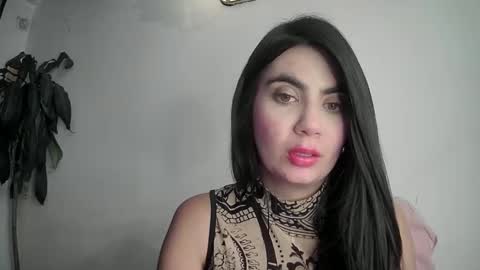 evacollins12 online show from 02-17-25, 01:58