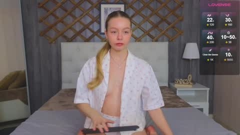 Eva online show from 12-15-24, 04:18