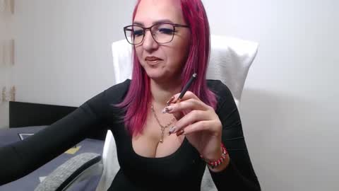 EvadesireONE online show from 11-09-25, 08:56