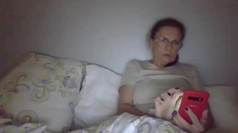 evaglad online show from 10-01-25, 05:19