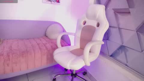 EVA GODDESS  online show from 12-05-25, 04:47