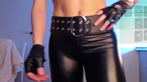 Snapshot of evahailey_ chatting on 12-04-24, 03:48 Eva online show from 12-04-24, 03:48