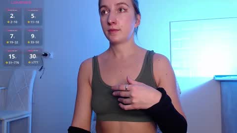 Snapshot of evahailey_ chatting on 10-21-25, 02:56 Eva online show from 10-21-25, 02:56