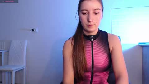 Snapshot of evahailey_ chatting on 11-05-25, 03:06 Eva online show from 11-05-25, 03:06