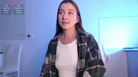 Snapshot of evahailey_ chatting on 11-21-25, 07:07 Eva online show from 11-21-25, 07:07