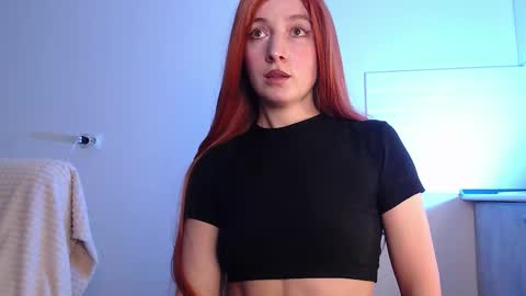 Snapshot of evahailey_ chatting on 11-30-25, 04:38 Eva online show from 11-30-25, 04:38