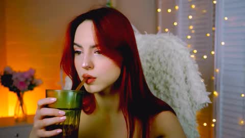 Eva  online show from 12-04-25, 05:54