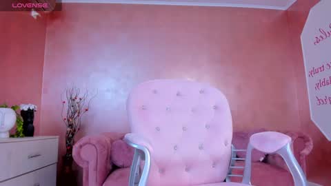 Snapshot of evanew_ chatting on 01-14-25, 09:41 Eva online show from 01-14-25, 09:41