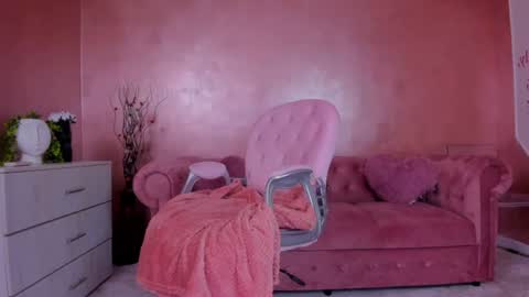 Snapshot of evanew_ chatting on 01-24-25, 10:41 Eva online show from 01-24-25, 10:41