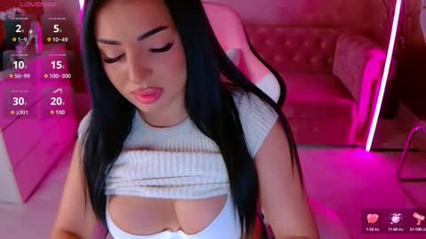 Snapshot of evanew_ chatting on 09-20-25, 04:52 Eva online show from 09-20-25, 04:52