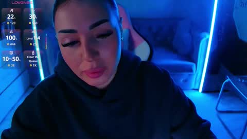 Snapshot of evanew_ chatting on 11-09-25, 05:55 Eva online show from 11-09-25, 05:55