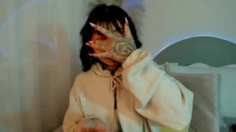 Eva online show from 10-08-25, 12:25