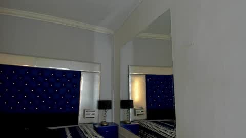 evanllelyne online show from 10-22-25, 01:00