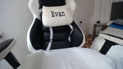 Evan online show from 01-02-25, 05:07