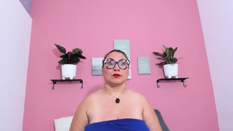 evapalmer_1 online show from 09-17-25, 08:27