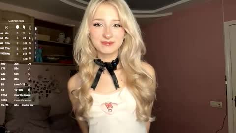 Snapshot of evaqt chatting on 10-31-25, 07:20 Eva online show from 10-31-25, 07:20