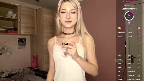 Snapshot of evaqt chatting on 11-05-25, 07:52 Eva online show from 11-05-25, 07:52