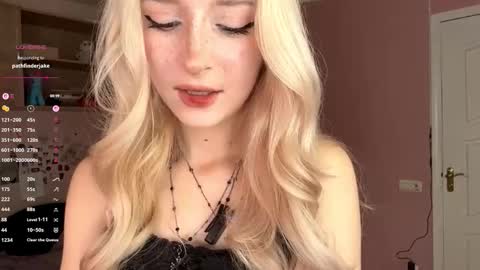 Snapshot of evaqt chatting on 11-14-25, 07:07 Eva online show from 11-14-25, 07:07