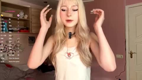 Snapshot of evaqt chatting on 11-16-25, 07:03 Eva online show from 11-16-25, 07:03