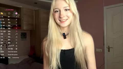 Snapshot of evaqt chatting on 11-19-25, 09:31 Eva online show from 11-19-25, 09:31