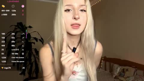 Snapshot of evaqt chatting on 11-22-25, 07:29 Eva online show from 11-22-25, 07:29