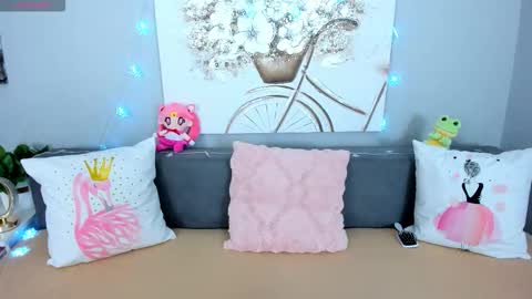 Adelina online show from 12-17-25, 06:30