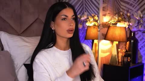 Snapshot of evarhea chatting on 01-16-26, 04:05 EvaRhea online show from 01-16-26, 04:05