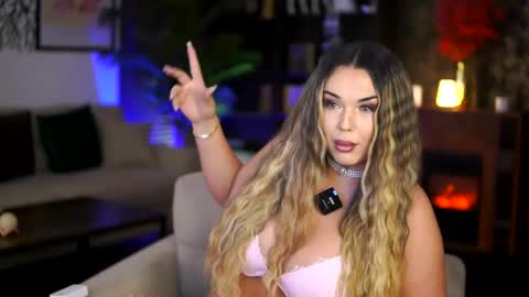 Eva online show from 11-22-25, 12:37