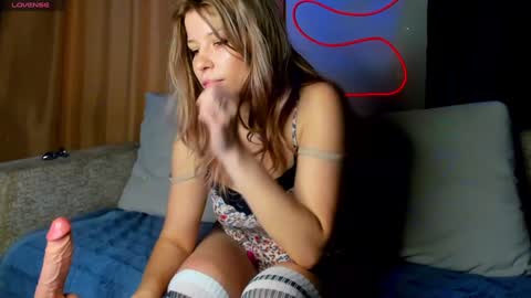 Snapshot of evasunshine18 chatting on 02-04-25, 09:49 Eva online show from 02-04-25, 09:49