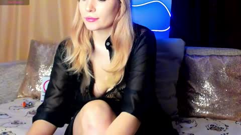 Snapshot of evasunshine18 chatting on 02-24-25, 09:00 Eva online show from 02-24-25, 09:00
