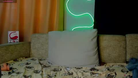 Snapshot of evasunshine18 chatting on 02-25-25, 08:25 Eva online show from 02-25-25, 08:25